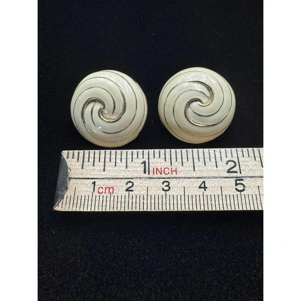 Vintage 1980's Gold Tone Cream Swirl Clip Earrings